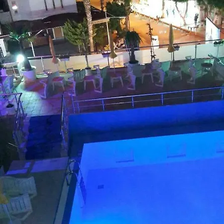 Ozzy Hotel
